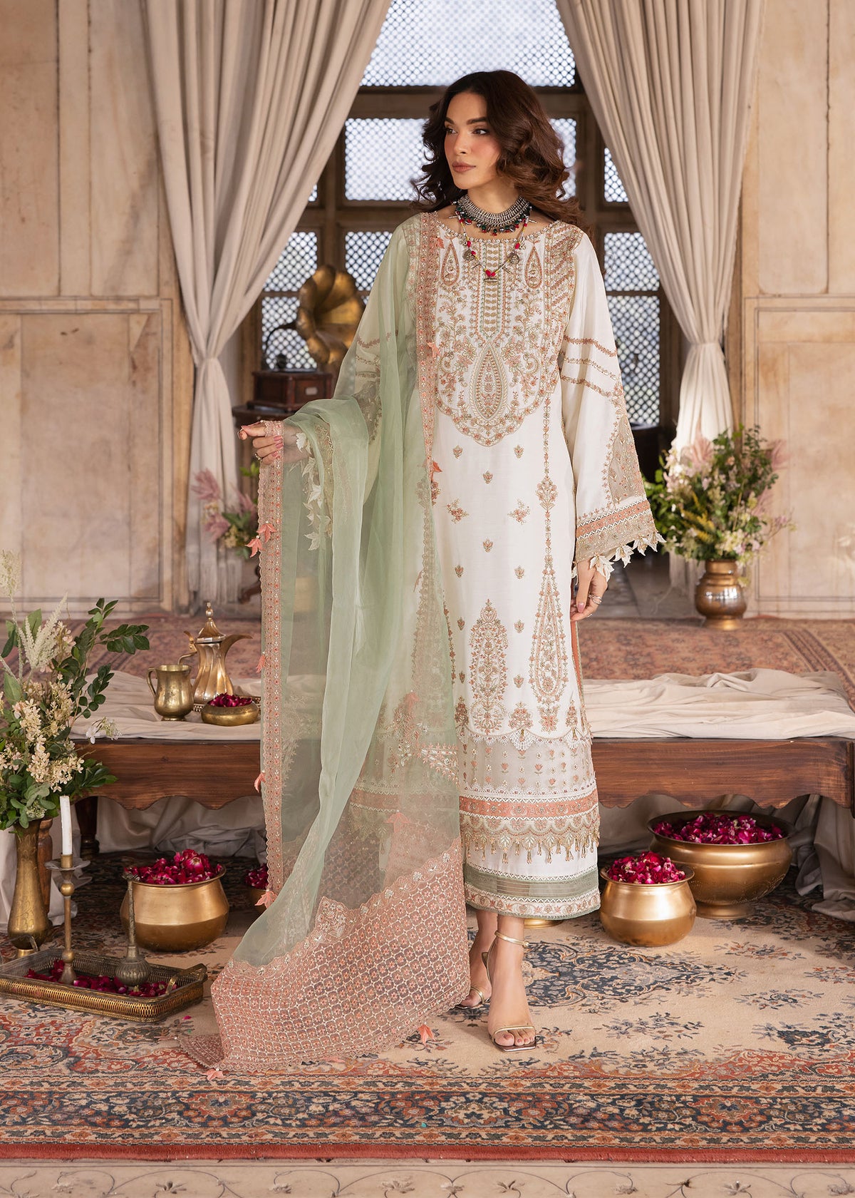 Almari-e-Naaz
